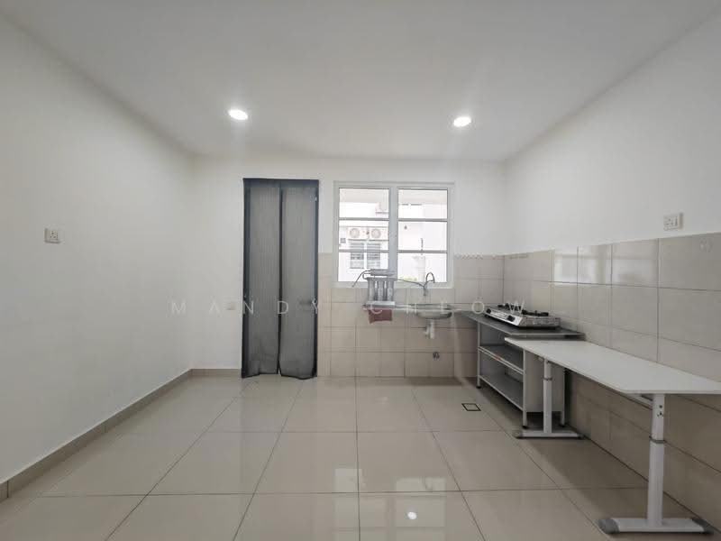 2-storey Terraced House for Rent in Bandar Country Homes (Rawang) - Mandy Cheow - Kitchen - PropertyGuru.com.my