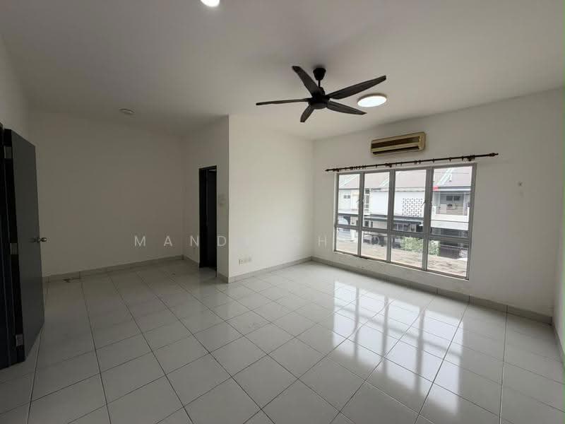 Terraced House for Sale in Rawang (Selangor) - Mandy Cheow - Living Room - PropertyGuru.com.my
