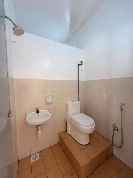 Rumah Teres 2-Tingkat untuk Dijual di taman halaman indah (Sungai Jawi) - Danial Mohd Zaki - Bathroom - PropertyGuru.com.my