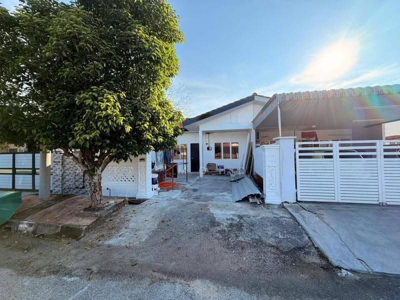 Rumah Teres 2-Tingkat untuk Dijual di taman halaman indah (Sungai Jawi) - Danial Mohd Zaki - Exterior - PropertyGuru.com.my