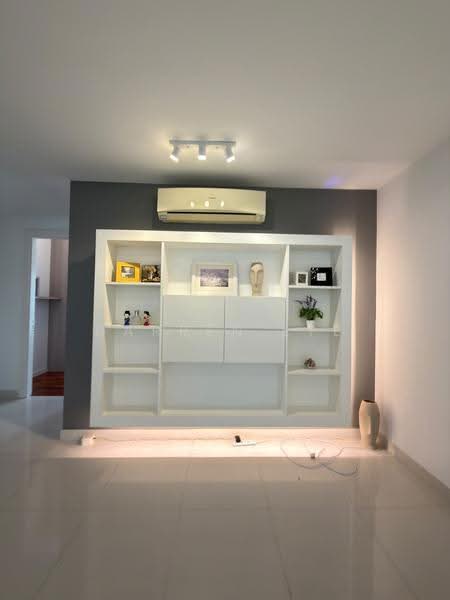 Kondominium untuk Dijual di Gurney Paragon - Darren Lye - Living Room - PropertyGuru.com.my