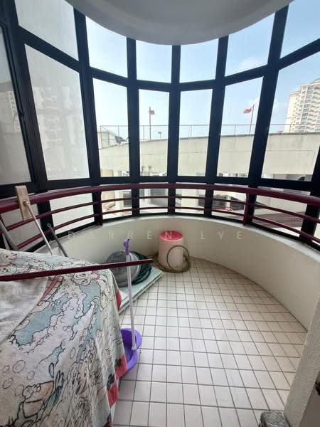Kondominium untuk Dijual di Mutiara Villa Condominium - Darren Lye - Balcony - PropertyGuru.com.my