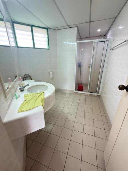 Kondominium untuk Dijual di Mutiara Villa Condominium - Darren Lye - Bathroom - PropertyGuru.com.my