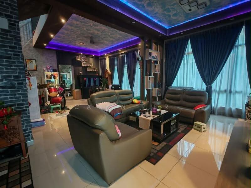 Cluster House for Sale in Bandar Cemerlang (Ulu Tiram) - Caryn Ter - Living Room - PropertyGuru.com.my