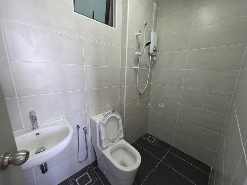 Service Residence for Rent at B11 Parkland Residence - Alex Leaw - Bathroom - PropertyGuru.com.my