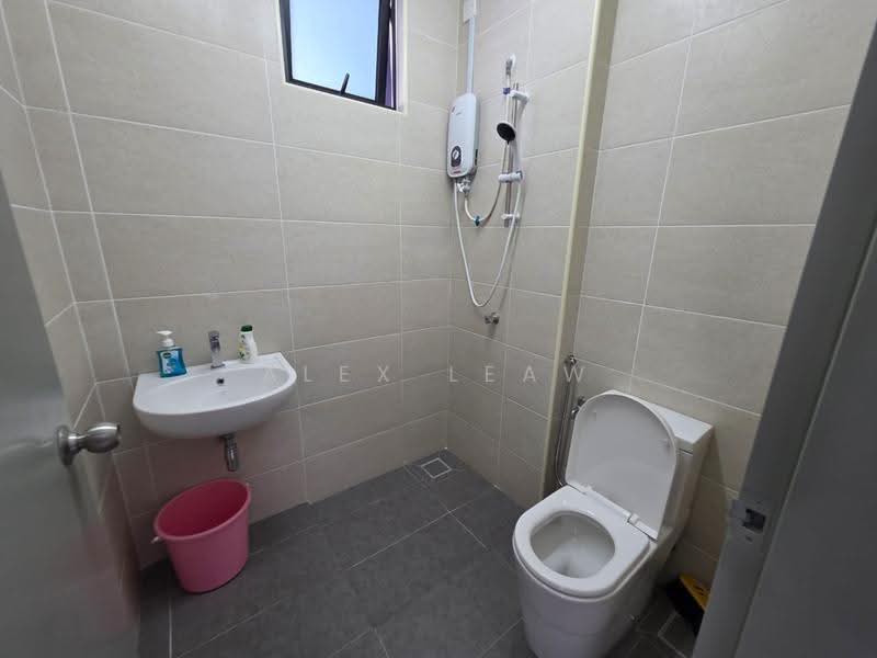 Service Residence for Rent at B11 Parkland Residence - Alex Leaw - Bathroom - PropertyGuru.com.my