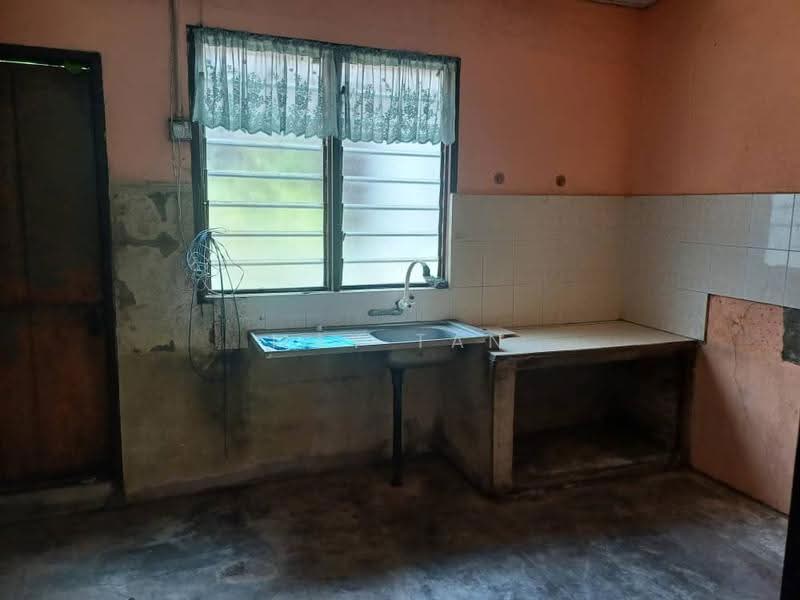 Rumah Teres 2-Tingkat untuk Dijual di Taman Desa Jana (Kamunting) - May Tan - Kitchen - PropertyGuru.com.my