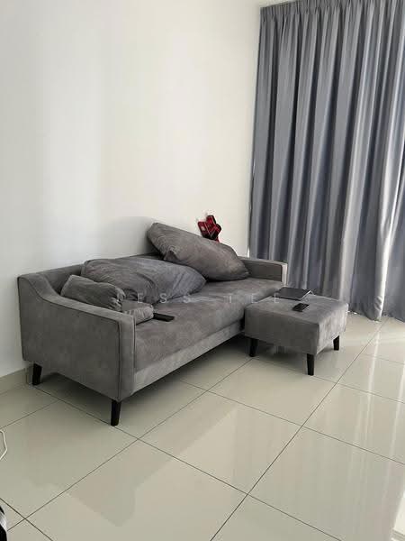 Kediaman Servis untuk Dijual di Setia City Residences - Jess Tee - Living Room - PropertyGuru.com.my