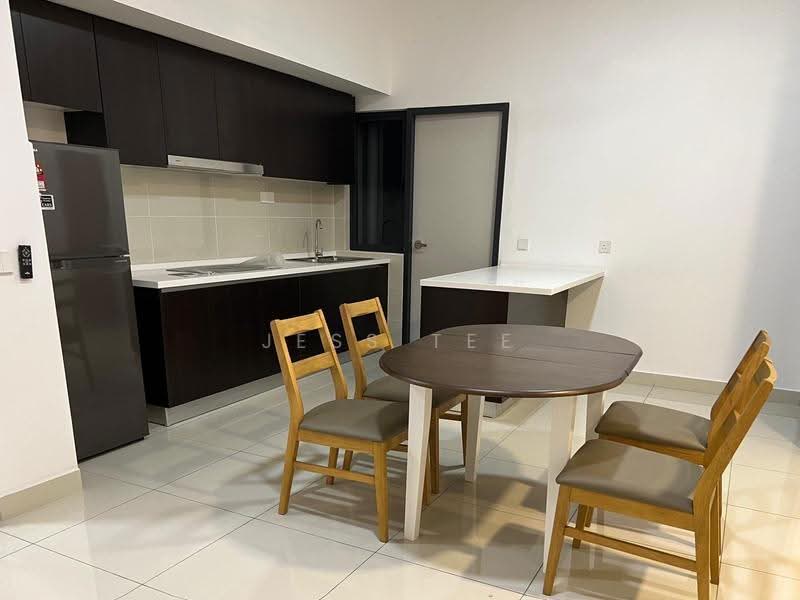 Kediaman Servis untuk Dijual di Setia City Residences - Jess Tee - Kitchen - PropertyGuru.com.my