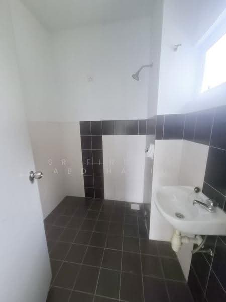 2.5-storey Terraced House for Sale in Taman Puncak Saujana (Kajang) - Sr Firdaus Abd Hamid - Bathroom - PropertyGuru.com.my