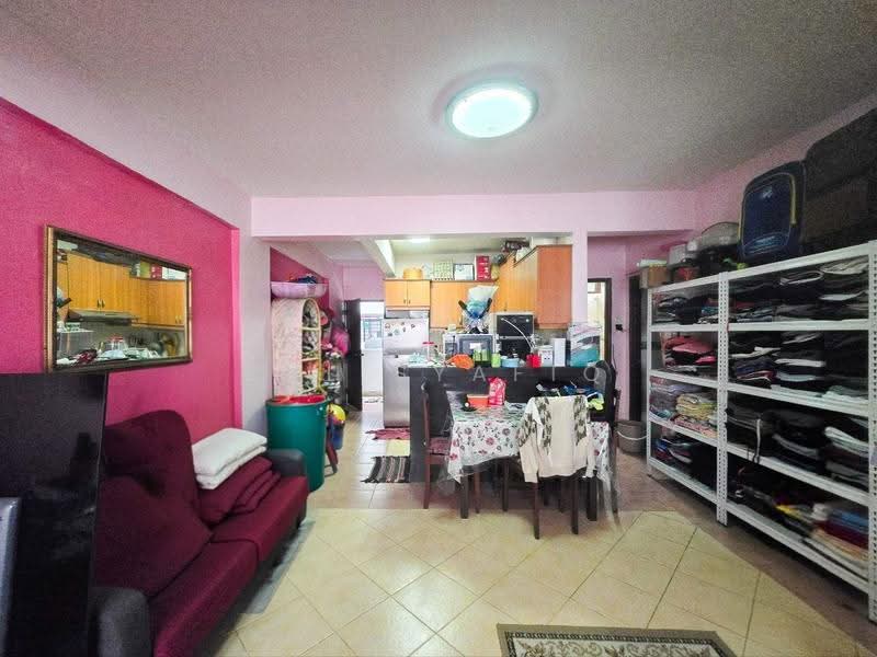 Rumah Flat untuk Dijual di Desa Tasik Fasa 6B - Zul Syafiq - Living Room - PropertyGuru.com.my