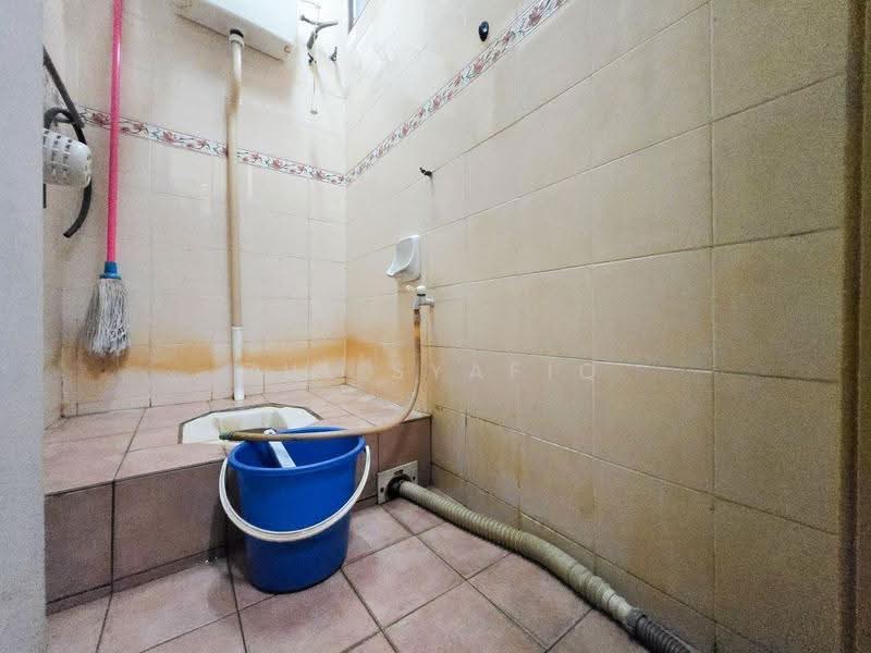 Rumah Flat untuk Dijual di Desa Tasik Fasa 6B - Zul Syafiq - Bathroom - PropertyGuru.com.my