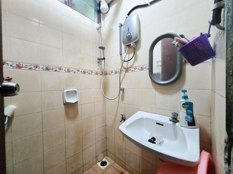 Rumah Flat untuk Dijual di Desa Tasik Fasa 6B - Zul Syafiq - Bathroom - PropertyGuru.com.my