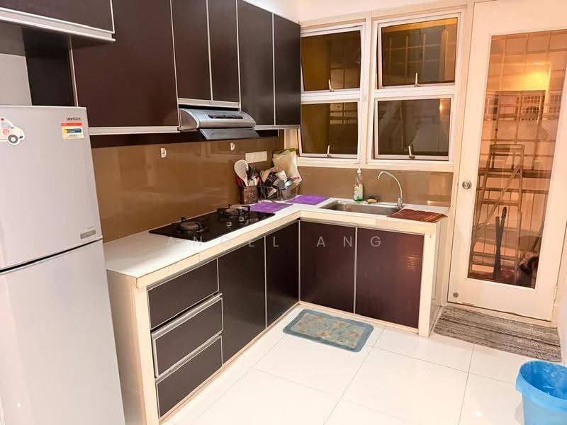 Kondominium untuk Dijual di Gurney Park Condominium - Angel Ang - Kitchen - PropertyGuru.com.my