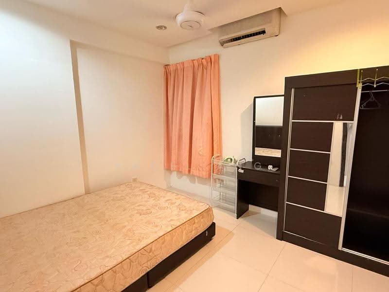 Kondominium untuk Dijual di Gurney Park Condominium - Angel Ang - Bedroom - PropertyGuru.com.my