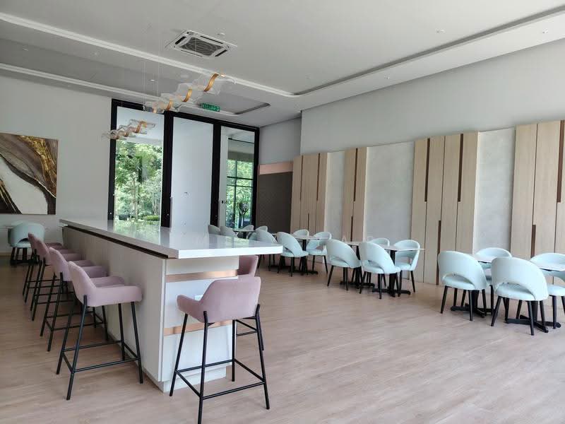 Meeting/party room
