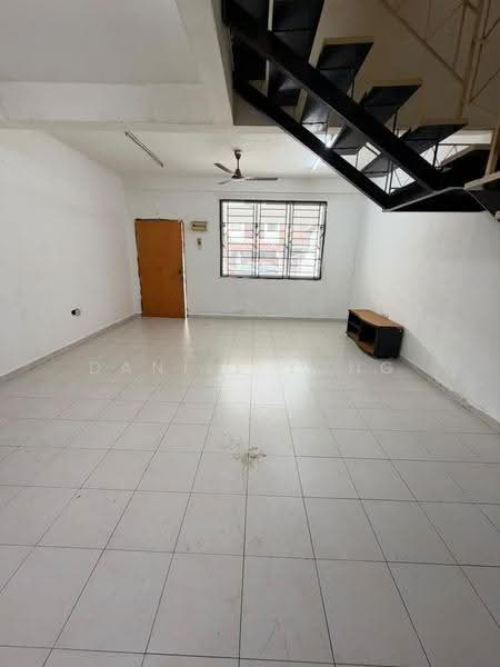 2-storey Terraced House for Sale in Taman Scientex Pasir Gudang (Pasir Gudang) - Daniel Yong - Living Room - PropertyGuru.com.my