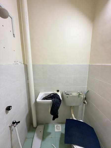 2-storey Terraced House for Sale in Taman Scientex Pasir Gudang (Pasir Gudang) - Daniel Yong - Bathroom - PropertyGuru.com.my