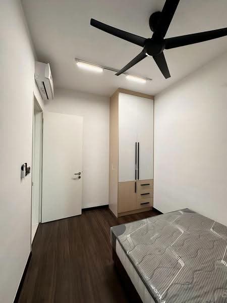 2nd Bedroom Wardrobe