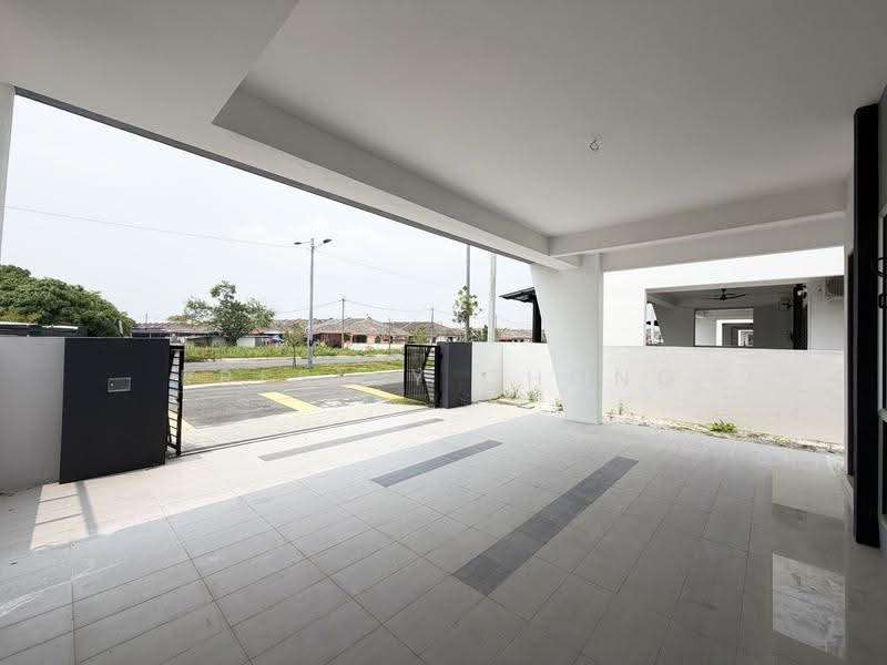 Semi-Detached House for Sale in Kampar (Perak) - Presley Chong - Car Porch - PropertyGuru.com.my