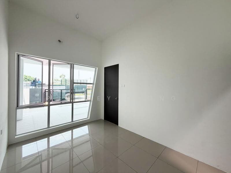Semi-Detached House for Sale in Kampar (Perak) - Presley Chong - Master Bedroom - PropertyGuru.com.my