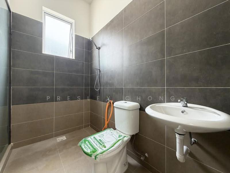 Semi-Detached House for Sale in Kampar (Perak) - Presley Chong - Bathroom 2 - PropertyGuru.com.my