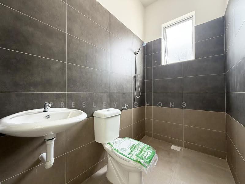 Semi-Detached House for Sale in Kampar (Perak) - Presley Chong - Bathroom 3 - PropertyGuru.com.my