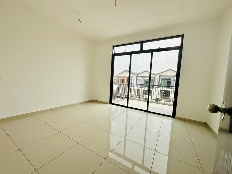 2-storey Terraced House for Rent in Taman Austin Duta (Tebrau) - Josephine Yew - Balcony - PropertyGuru.com.my
