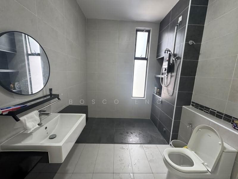 Rumah Teres untuk Disewa di Taman Desa Tebrau (Tebrau) - Bosco Eng - Bathroom - PropertyGuru.com.my