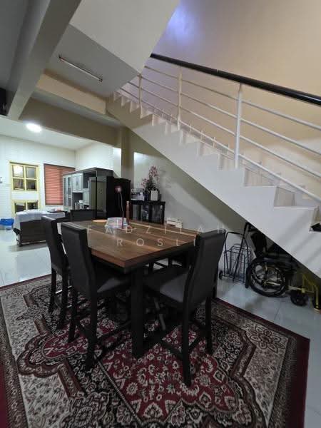 2.5-storey Terraced House for Sale in Gombak (Kuala Lumpur) - Fadzilah Rosli - Dining Room - PropertyGuru.com.my