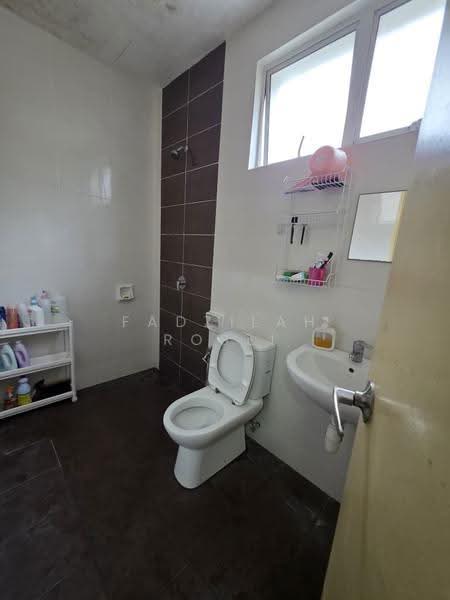 2.5-storey Terraced House for Sale in Gombak (Kuala Lumpur) - Fadzilah Rosli - Bathroom - PropertyGuru.com.my