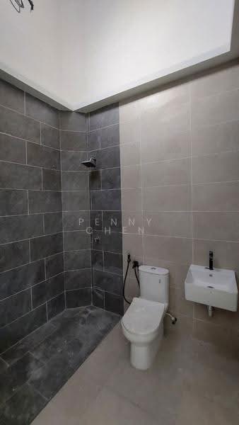 Terraced House for Sale in Taman Klebang Perdana (Chemor) - PENNY CHEN - Bathroom - PropertyGuru.com.my