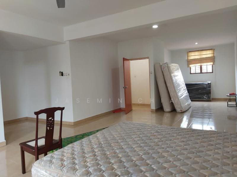 3-storey Terraced House for Sale in Laman Rimbunan (Kepong) - Jasemin Chia - Living Room - PropertyGuru.com.my