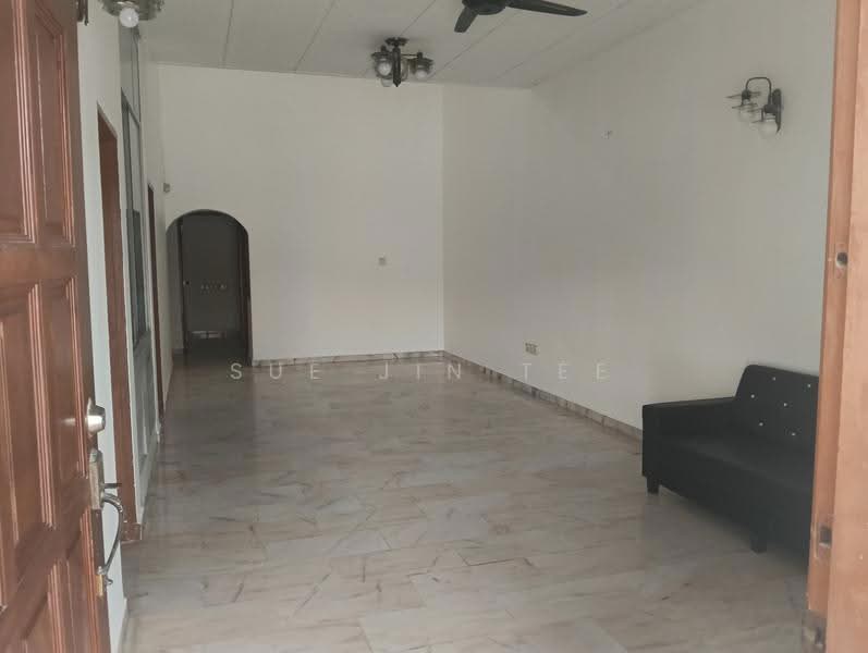 Rumah Berkembar untuk Dijual di Taman Serene (Johor Bahru) - Sue Jin Tee - Living Room - PropertyGuru.com.my