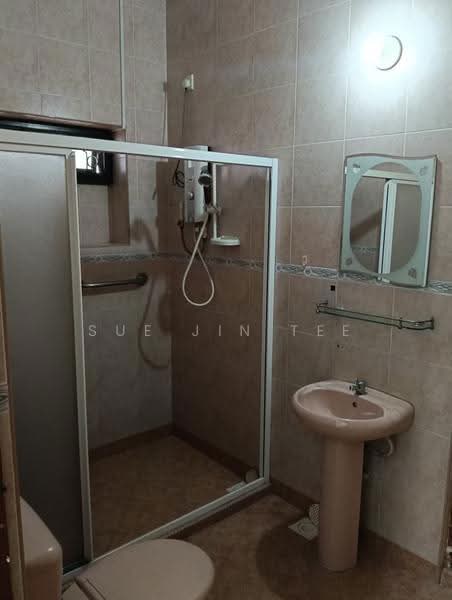 Rumah Berkembar untuk Dijual di Taman Serene (Johor Bahru) - Sue Jin Tee - Bathroom - PropertyGuru.com.my