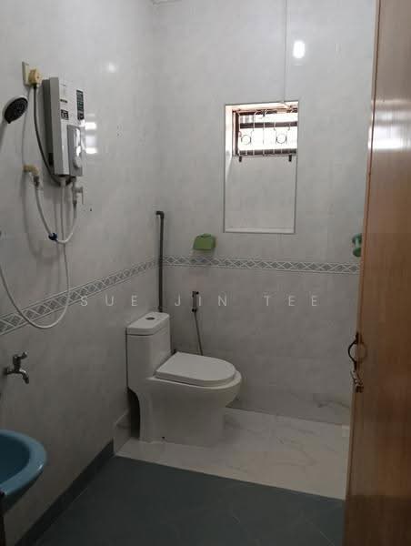 Rumah Berkembar untuk Dijual di Taman Serene (Johor Bahru) - Sue Jin Tee - Bathroom - PropertyGuru.com.my