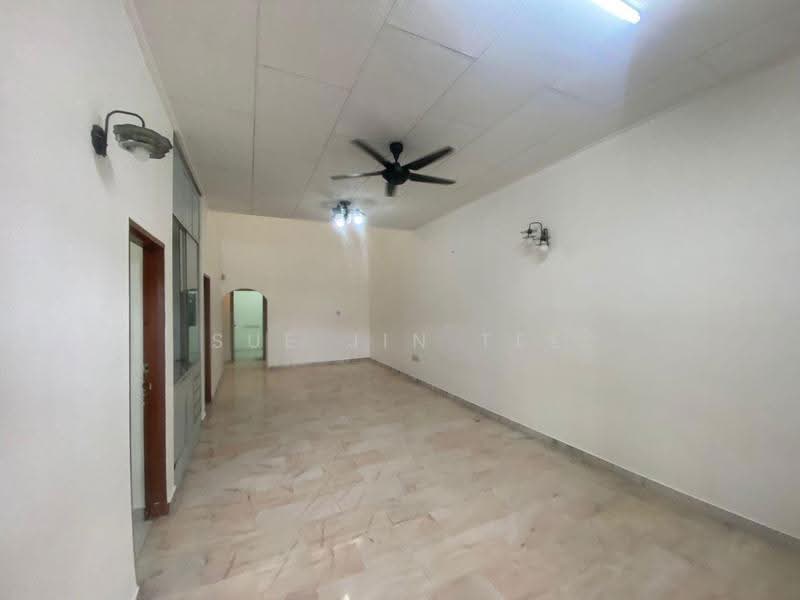 Rumah Berkembar untuk Dijual di Taman Serene (Johor Bahru) - Sue Jin Tee - Living Room - PropertyGuru.com.my