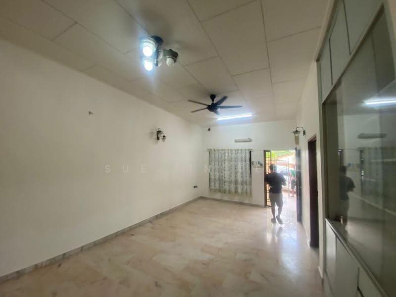 Rumah Berkembar untuk Dijual di Taman Serene (Johor Bahru) - Sue Jin Tee - Living Room - PropertyGuru.com.my