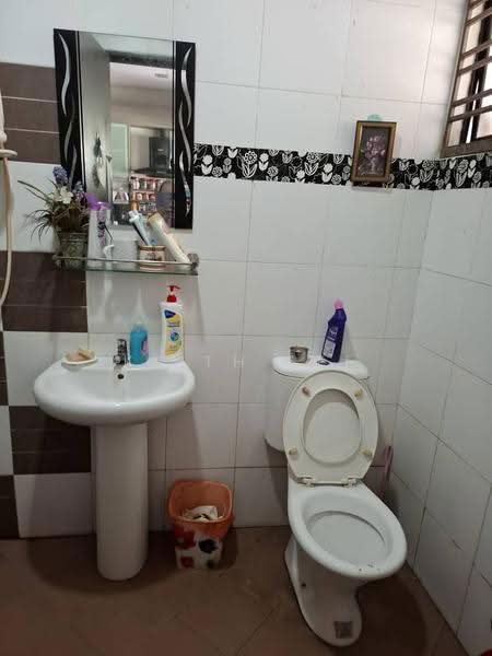 2-storey Terraced House for Sale in Bandar Puteri Klang (Klang) - Keith See - Bathroom - PropertyGuru.com.my