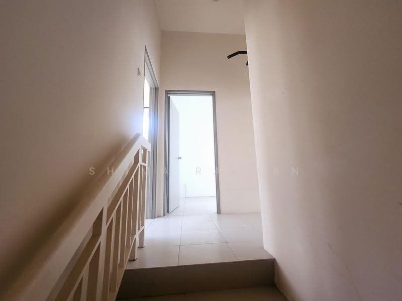 Rumah Berkembar untuk Disewa di Bandar Saujana Putra (Tanjong Duabelas) - Shima Rahman - Corridor - PropertyGuru.com.my