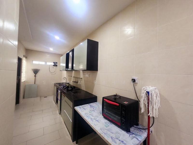 Rumah Berkembar untuk Disewa di Bandar Saujana Putra (Tanjong Duabelas) - Shima Rahman - Kitchen - PropertyGuru.com.my