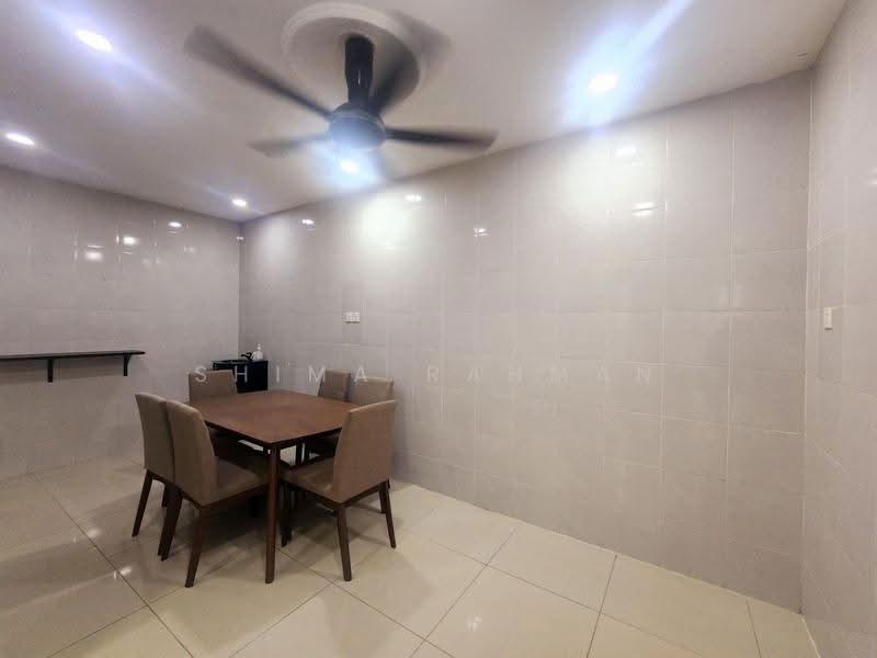 Rumah Berkembar untuk Disewa di Bandar Saujana Putra (Tanjong Duabelas) - Shima Rahman - Dining Room - PropertyGuru.com.my