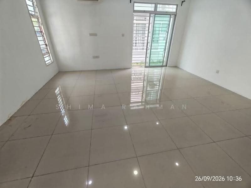 Rumah Berkembar untuk Disewa di Bandar Saujana Putra (Tanjong Duabelas) - Shima Rahman - Living Room - PropertyGuru.com.my