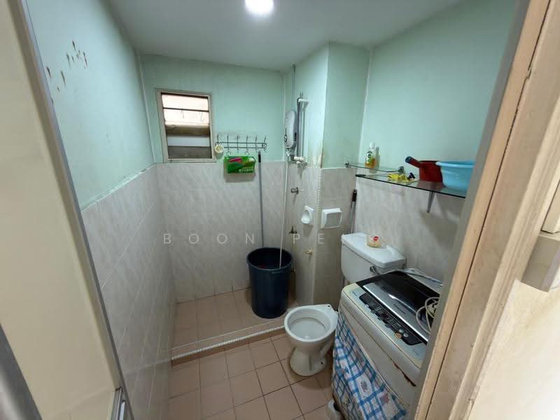 Apartment for Rent at SD Tiara Apartment - Boon Peng - Bathroom - PropertyGuru.com.my