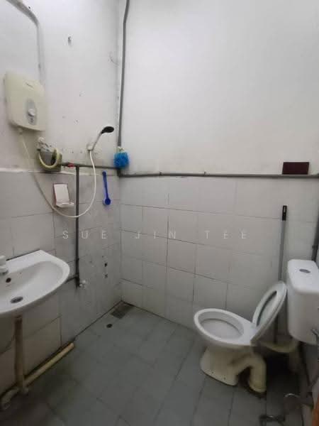 1-storey Terraced House for Rent in Taman Serene (Johor Bahru) - Sue Jin Tee - Bathroom - PropertyGuru.com.my