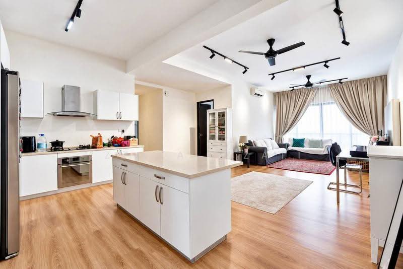 Kondominium untuk Dijual di 16 Quartz Sky Villa - Izzaza Izzati - Kitchen - PropertyGuru.com.my