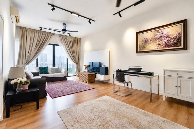 Kondominium untuk Dijual di 16 Quartz Sky Villa - Izzaza Izzati - Living Room - PropertyGuru.com.my