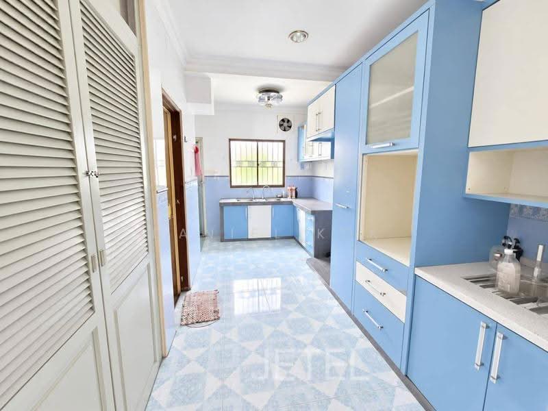 2-storey Terraced House for Sale in Bandar Bukit Tinggi (Klang) - Daniel Kok - Kitchen - PropertyGuru.com.my
