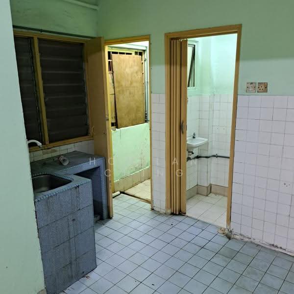 Apartment for Rent at Teratai Mewah Apartment Block 4 & 6 - Hoi Lan Ching - PropertyGuru.com.my