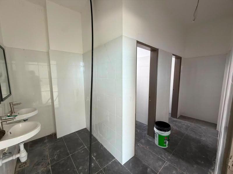 Kilang untuk Disewa di Taman Impian Emas (Skudai) - Carson . - Bathroom - PropertyGuru.com.my